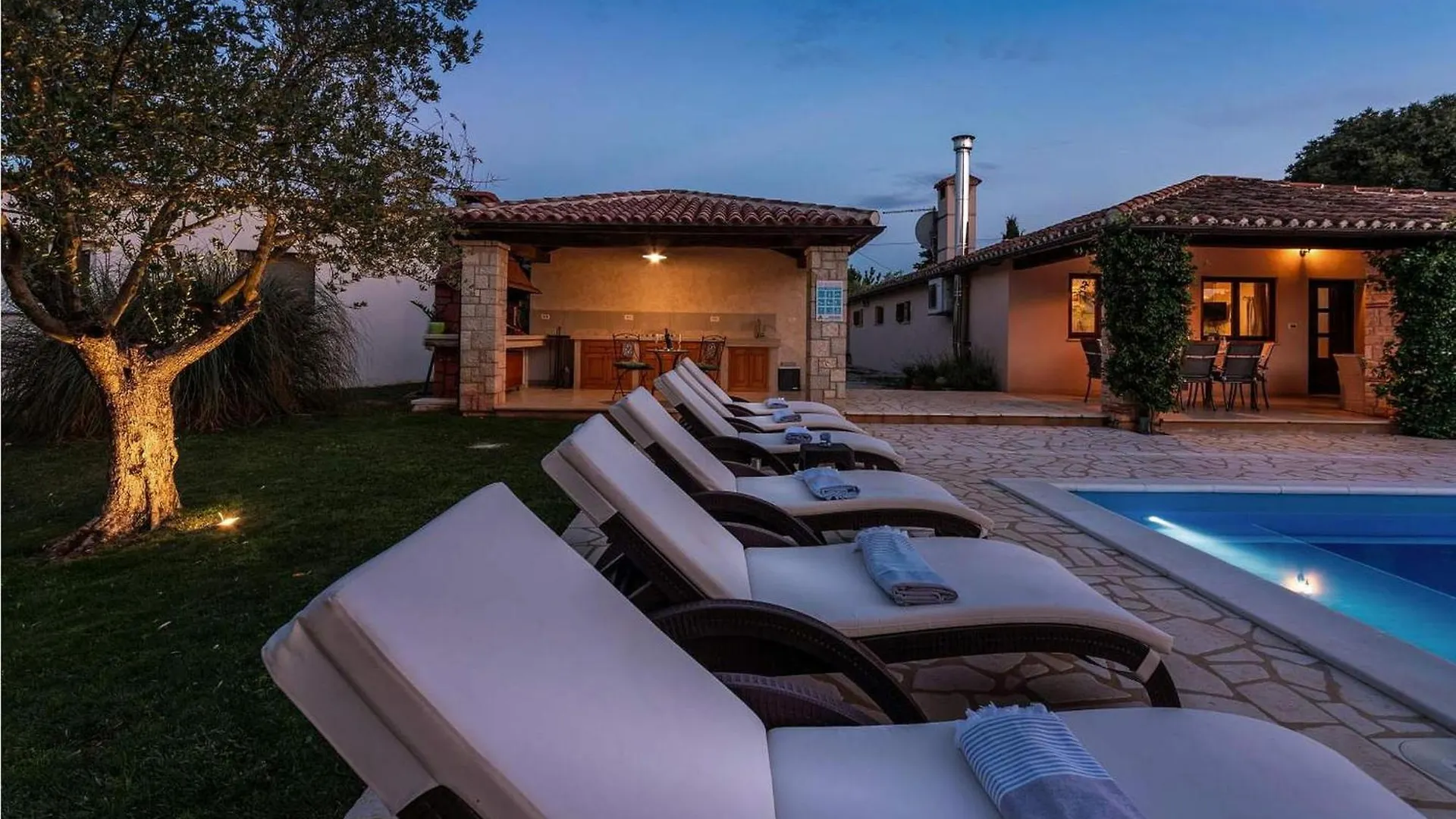Villa Mainenti Visnjan Holiday home